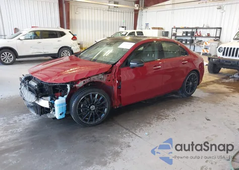 2020 Mercedes-Benz A 220 4Matic z USA, uszkodzony, nr VIN W1K3G4FB6LJ235189